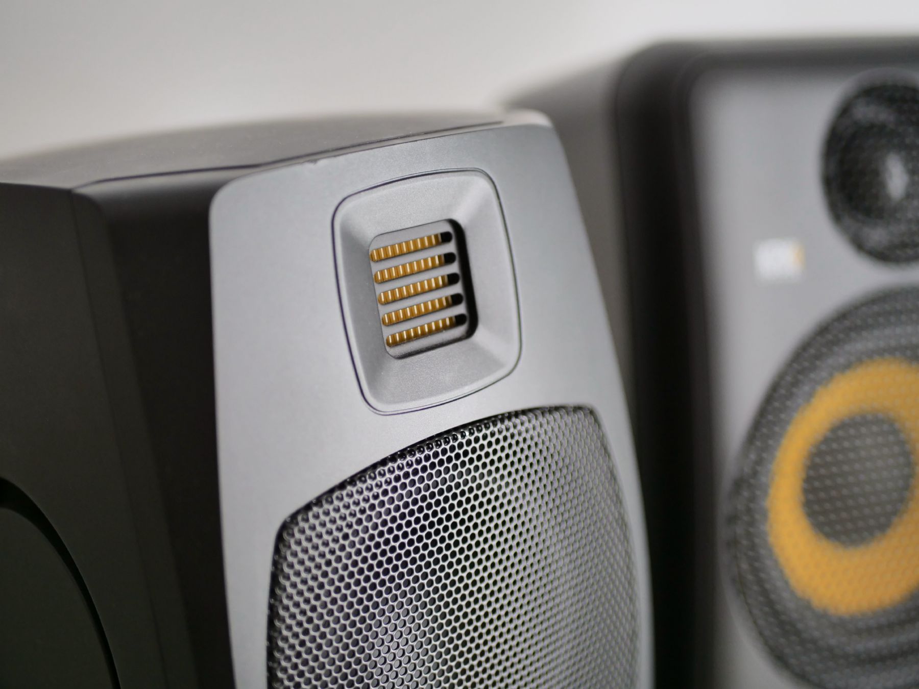 Twitter del Adam Audio D3V