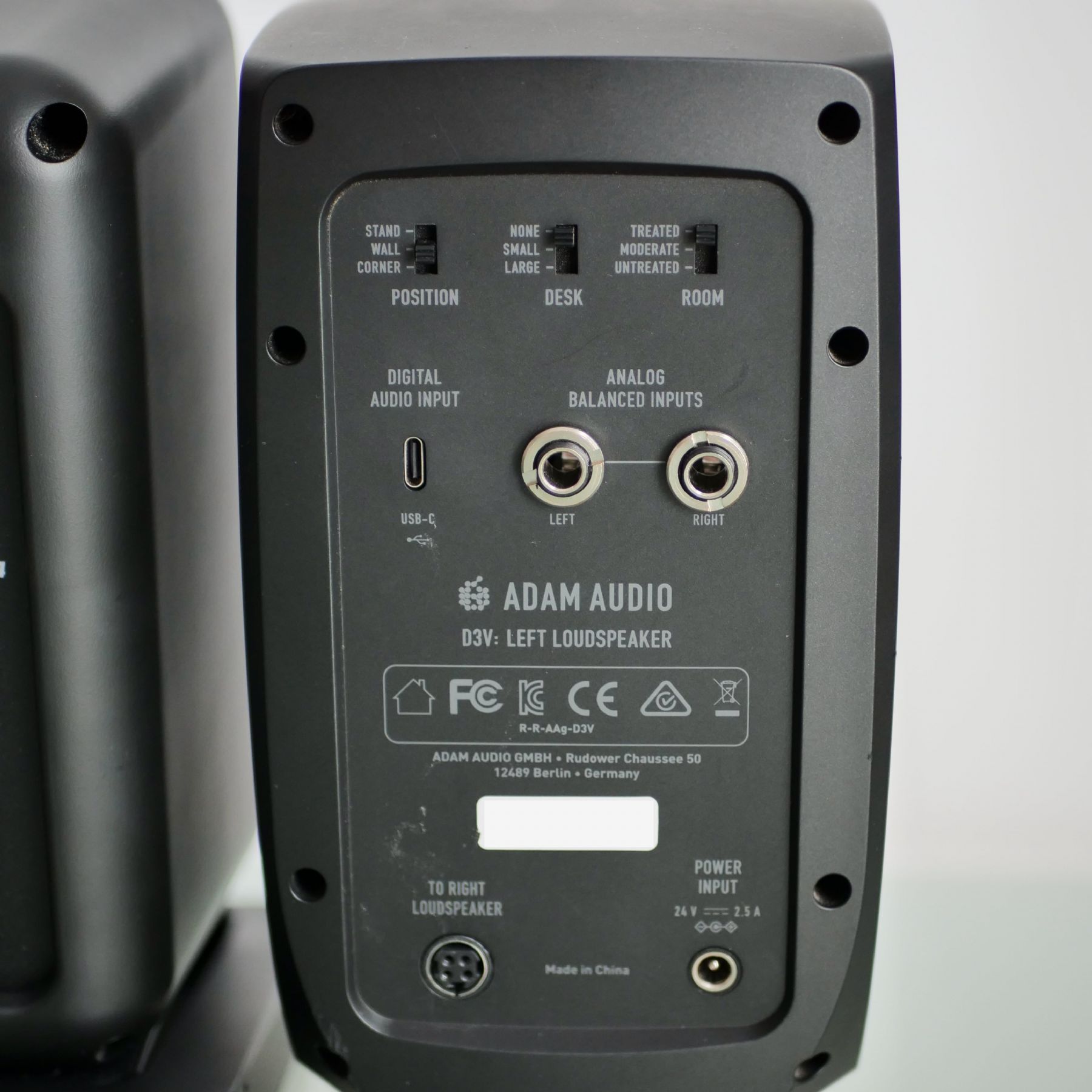 Entradas del Adam Audio D3V